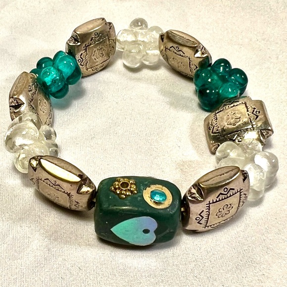 lamp work beads Jewelry - Spring and Summer handmade Silver tone w Green floral Beads stretchable Bracelet
